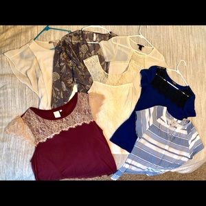 Lot- Short Sleeve Dress Tops (size small/medium)
